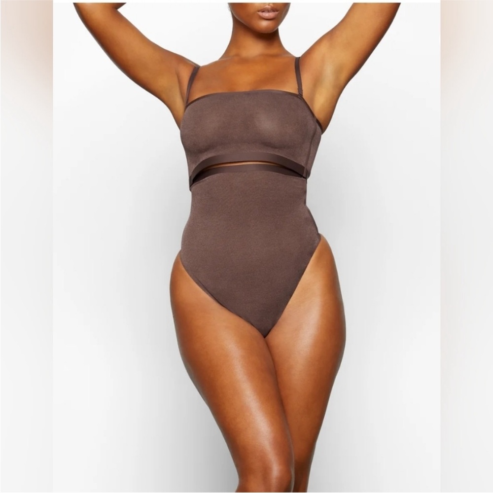 NWT SKIMS sheer sculpt high waist thong